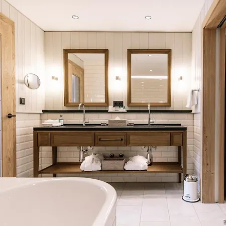 Hotel Loewen Montafon 4*