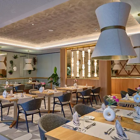 Loewen Montafon 4*