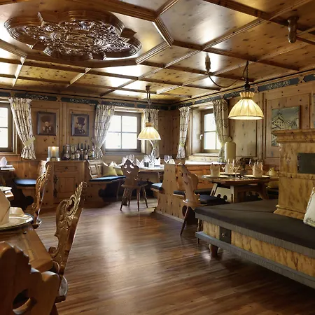 Loewen Montafon 4*