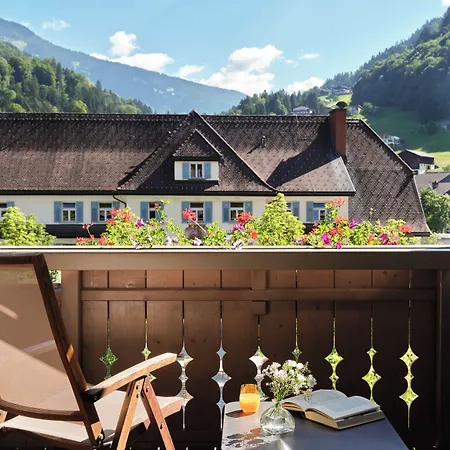 Loewen Montafon Отель Шрунс