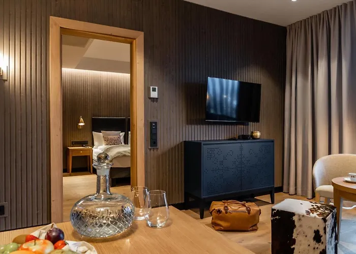 ホテル Loewen Montafon